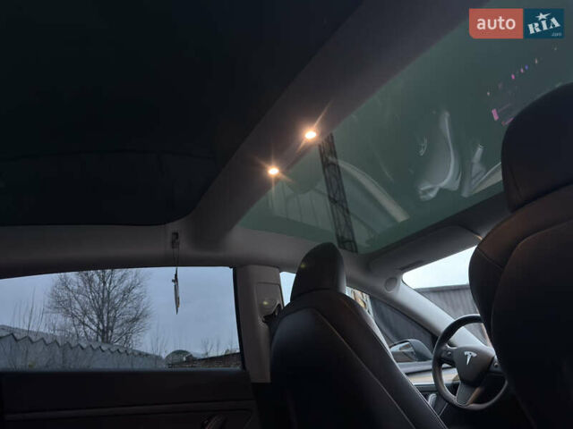 Сірий Тесла Модель 3, об'ємом двигуна 0 л та пробігом 95 тис. км за 21500 $, фото 25 на Automoto.ua