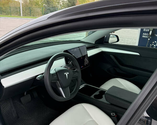 Серый Тесла Модель 3, объемом двигателя 0 л и пробегом 60 тыс. км за 22999 $, фото 16 на Automoto.ua