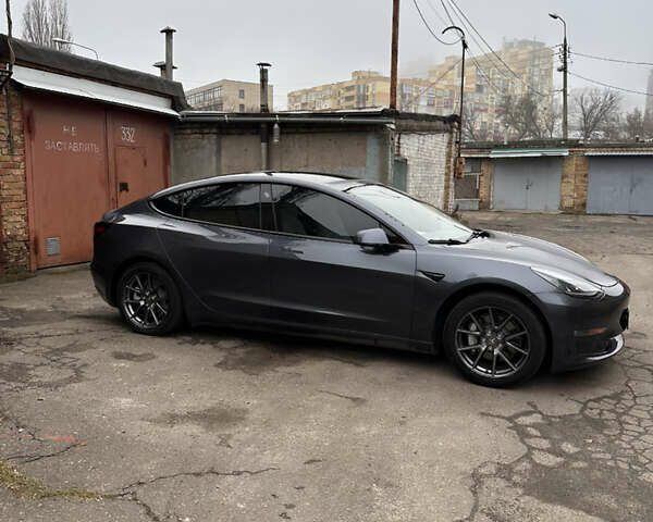Серый Тесла Модель 3, объемом двигателя 0 л и пробегом 36 тыс. км за 25800 $, фото 4 на Automoto.ua