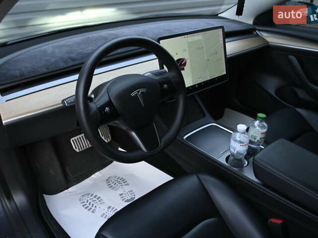 Серый Тесла Модель 3, объемом двигателя 0 л и пробегом 84 тыс. км за 22500 $, фото 25 на Automoto.ua