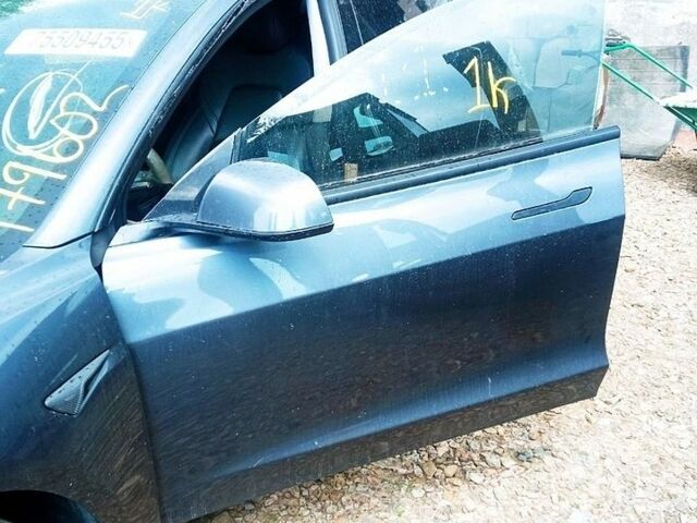 Сірий Тесла Модель 3, об'ємом двигуна 0 л та пробігом 120 тис. км за 13300 $, фото 2 на Automoto.ua