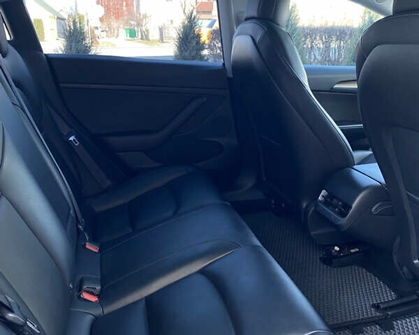 Серый Тесла Модель 3, объемом двигателя 0 л и пробегом 73 тыс. км за 24000 $, фото 7 на Automoto.ua