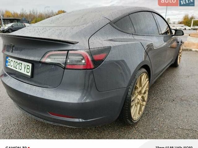 Серый Тесла Модель 3, объемом двигателя 0 л и пробегом 46 тыс. км за 18200 $, фото 4 на Automoto.ua