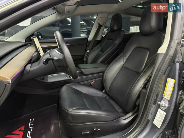 Серый Тесла Модель 3, объемом двигателя 0 л и пробегом 54 тыс. км за 24900 $, фото 18 на Automoto.ua
