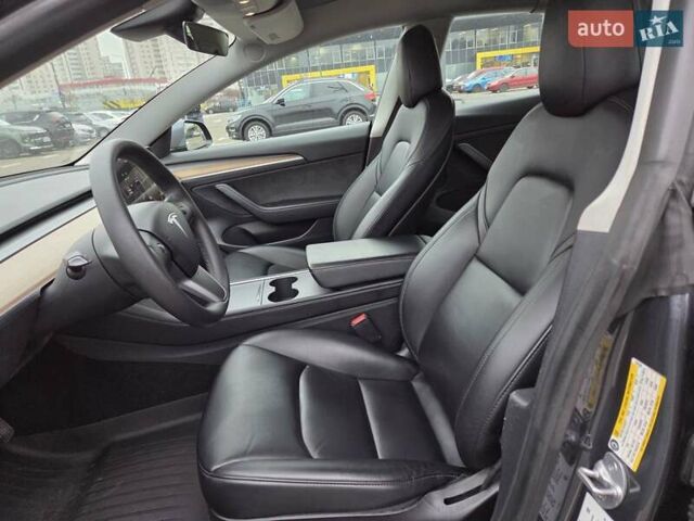 Серый Тесла Модель 3, объемом двигателя 0 л и пробегом 54 тыс. км за 21500 $, фото 9 на Automoto.ua