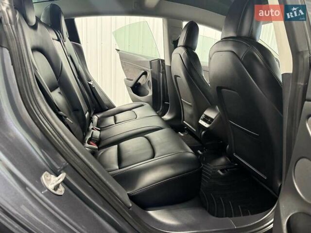 Серый Тесла Модель 3, объемом двигателя 0 л и пробегом 85 тыс. км за 20900 $, фото 19 на Automoto.ua