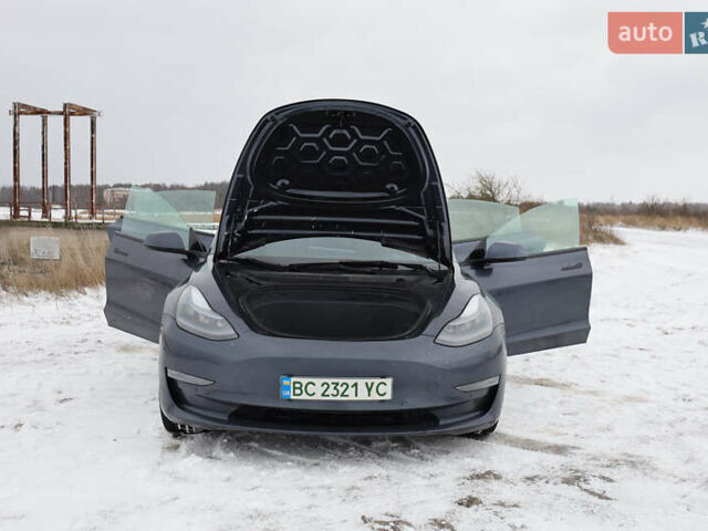 Сірий Тесла Модель 3, об'ємом двигуна 0 л та пробігом 98 тис. км за 23500 $, фото 82 на Automoto.ua