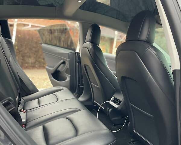 Сірий Тесла Модель 3, об'ємом двигуна 0 л та пробігом 83 тис. км за 19900 $, фото 26 на Automoto.ua