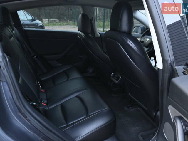 Серый Тесла Модель 3, объемом двигателя 0 л и пробегом 84 тыс. км за 22500 $, фото 29 на Automoto.ua