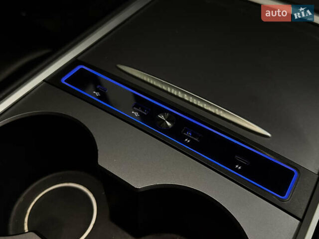 Серый Тесла Модель 3, объемом двигателя 0 л и пробегом 86 тыс. км за 23999 $, фото 22 на Automoto.ua