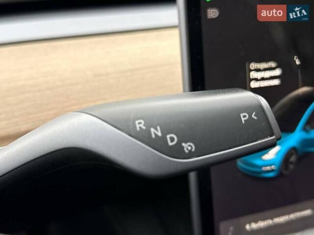 Серый Тесла Модель 3, объемом двигателя 0 л и пробегом 68 тыс. км за 19500 $, фото 21 на Automoto.ua