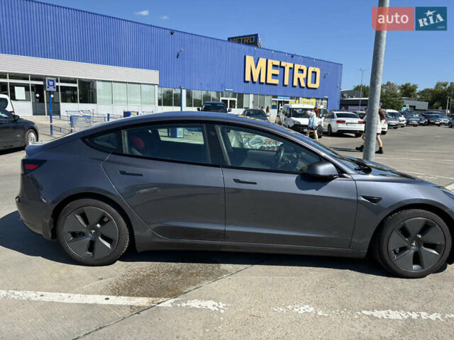 Серый Тесла Модель 3, объемом двигателя 0 л и пробегом 54 тыс. км за 20000 $, фото 3 на Automoto.ua