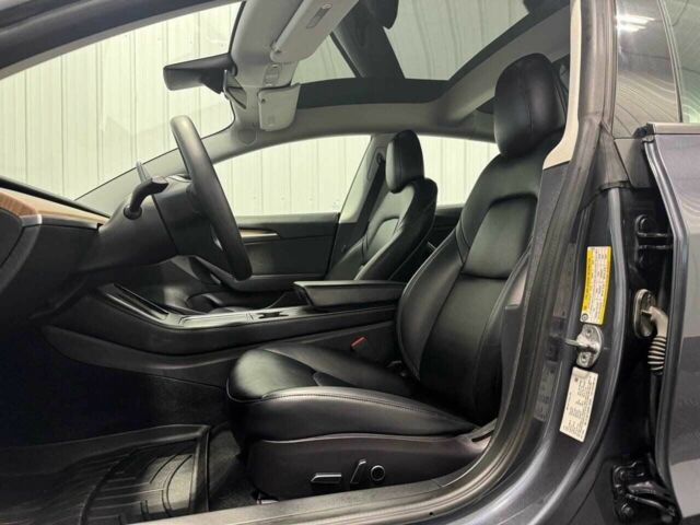 Сірий Тесла Модель 3, об'ємом двигуна 0 л та пробігом 85 тис. км за 20900 $, фото 16 на Automoto.ua