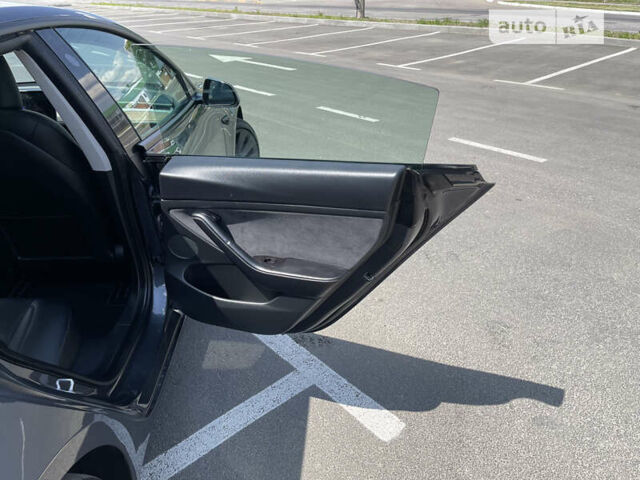 Серый Тесла Модель 3, объемом двигателя 0 л и пробегом 9 тыс. км за 24500 $, фото 38 на Automoto.ua