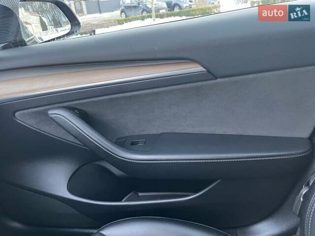 Серый Тесла Модель 3, объемом двигателя 0 л и пробегом 47 тыс. км за 18900 $, фото 19 на Automoto.ua