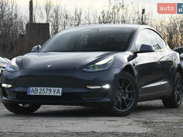 Серый Тесла Модель 3, объемом двигателя 0 л и пробегом 84 тыс. км за 22500 $, фото 7 на Automoto.ua