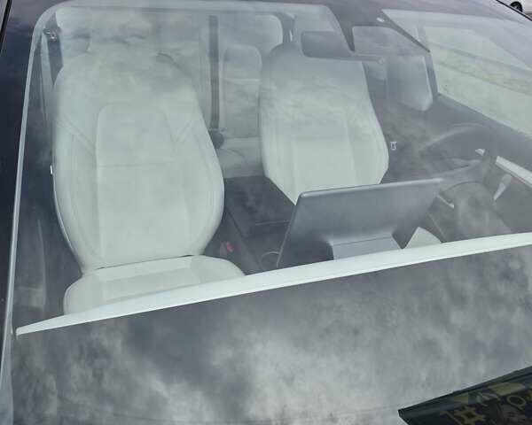 Серый Тесла Модель 3, объемом двигателя 0 л и пробегом 74 тыс. км за 20500 $, фото 4 на Automoto.ua