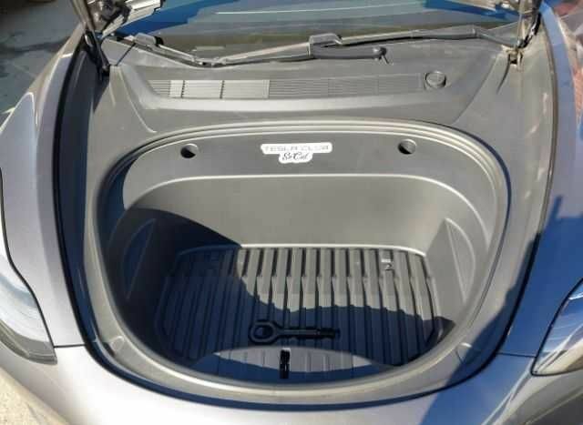 Сірий Тесла Модель 3, об'ємом двигуна 0 л та пробігом 70 тис. км за 9800 $, фото 11 на Automoto.ua