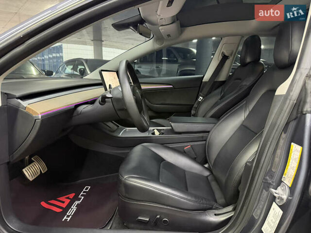 Серый Тесла Модель 3, объемом двигателя 0 л и пробегом 54 тыс. км за 24900 $, фото 20 на Automoto.ua