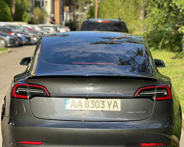 Серый Тесла Модель 3, объемом двигателя 0 л и пробегом 64 тыс. км за 23000 $, фото 1 на Automoto.ua