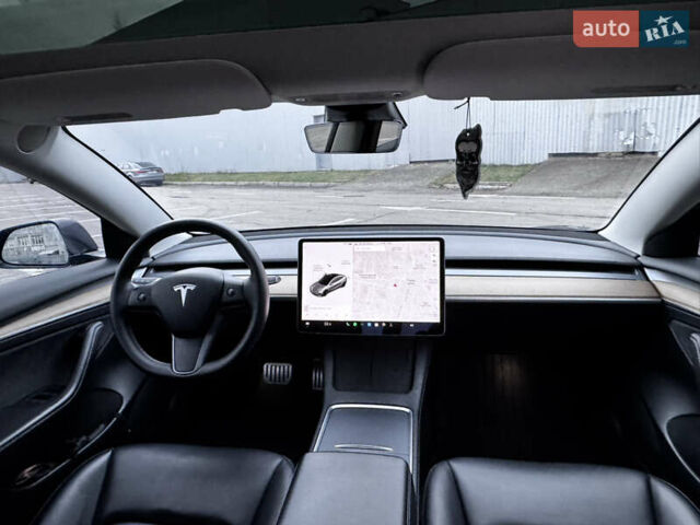 Серый Тесла Модель 3, объемом двигателя 0 л и пробегом 26 тыс. км за 22500 $, фото 5 на Automoto.ua