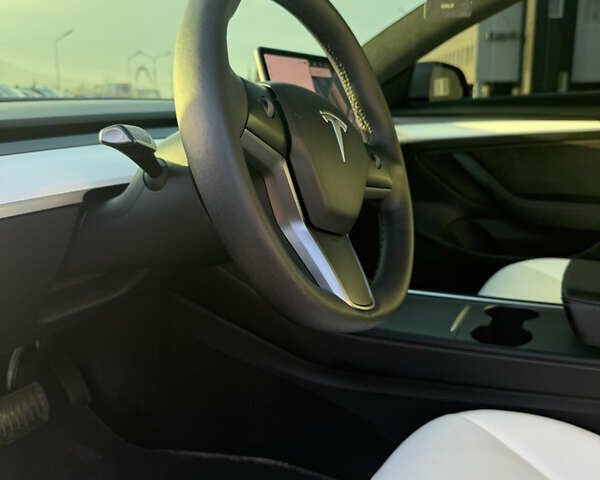 Серый Тесла Модель 3, объемом двигателя 0 л и пробегом 50 тыс. км за 24500 $, фото 19 на Automoto.ua