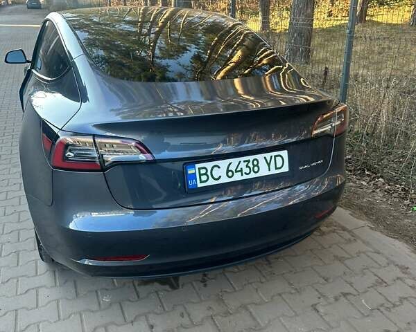 Серый Тесла Модель 3, объемом двигателя 0 л и пробегом 121 тыс. км за 22500 $, фото 1 на Automoto.ua