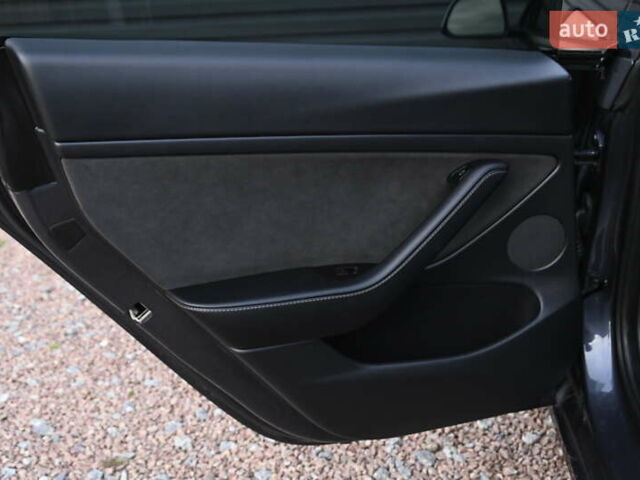 Серый Тесла Модель 3, объемом двигателя 0 л и пробегом 84 тыс. км за 22500 $, фото 26 на Automoto.ua