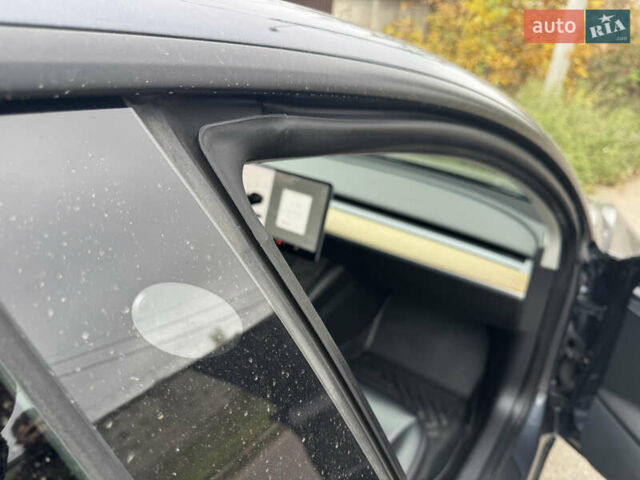 Сірий Тесла Модель 3, об'ємом двигуна 0 л та пробігом 203 тис. км за 17000 $, фото 7 на Automoto.ua