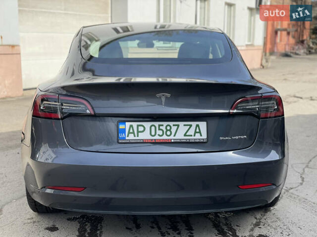 Серый Тесла Модель 3, объемом двигателя 0 л и пробегом 40 тыс. км за 21995 $, фото 4 на Automoto.ua
