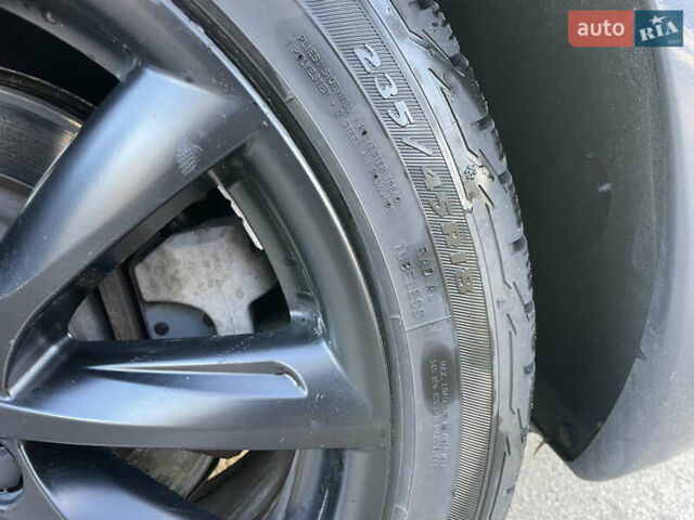 Серый Тесла Модель 3, объемом двигателя 0 л и пробегом 105 тыс. км за 19500 $, фото 19 на Automoto.ua