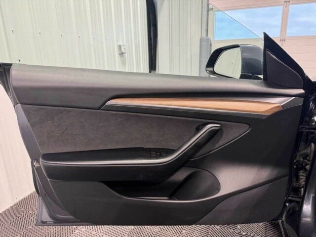 Сірий Тесла Модель 3, об'ємом двигуна 0 л та пробігом 85 тис. км за 20900 $, фото 17 на Automoto.ua