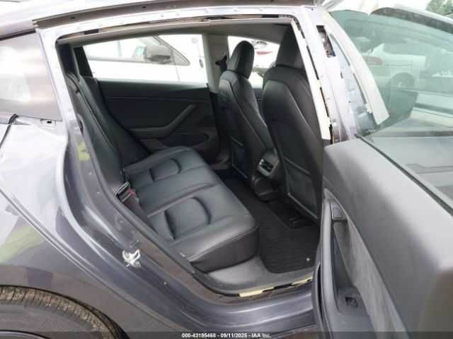 Сірий Тесла Модель 3, об'ємом двигуна 0 л та пробігом 67 тис. км за 8000 $, фото 7 на Automoto.ua