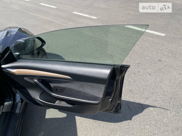 Серый Тесла Модель 3, объемом двигателя 0 л и пробегом 9 тыс. км за 24500 $, фото 34 на Automoto.ua