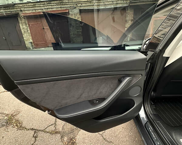 Серый Тесла Модель 3, объемом двигателя 0 л и пробегом 36 тыс. км за 25800 $, фото 10 на Automoto.ua