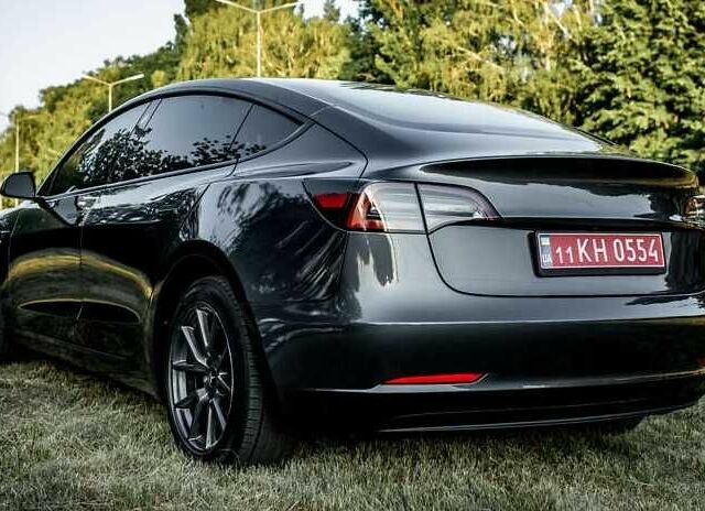 Сірий Тесла Модель 3, об'ємом двигуна 0 л та пробігом 50 тис. км за 13800 $, фото 3 на Automoto.ua