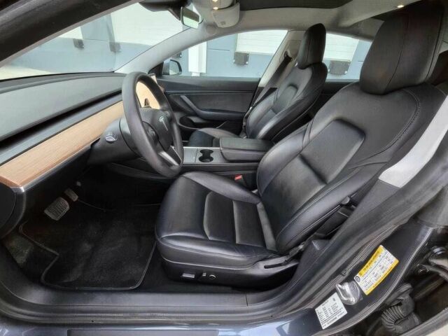 Сірий Тесла Модель 3, об'ємом двигуна 0 л та пробігом 35 тис. км за 9000 $, фото 7 на Automoto.ua
