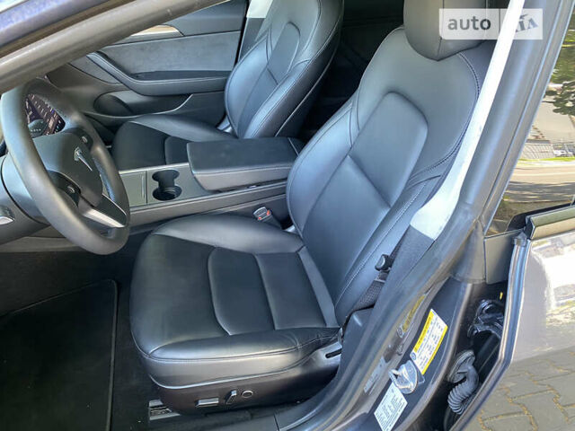 Серый Тесла Модель 3, объемом двигателя 0 л и пробегом 50 тыс. км за 26000 $, фото 15 на Automoto.ua