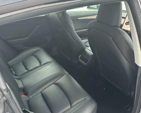 Серый Тесла Модель 3, объемом двигателя 0 л и пробегом 37 тыс. км за 17500 $, фото 10 на Automoto.ua