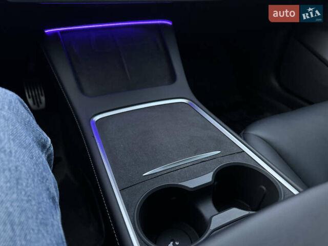 Серый Тесла Модель 3, объемом двигателя 0 л и пробегом 59 тыс. км за 23500 $, фото 24 на Automoto.ua