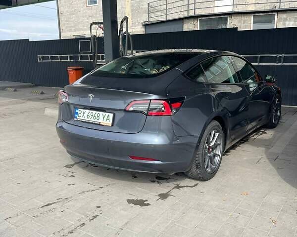 Сірий Тесла Модель 3, об'ємом двигуна 0 л та пробігом 71 тис. км за 18000 $, фото 3 на Automoto.ua