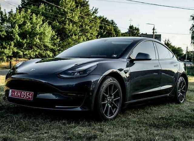 Сірий Тесла Модель 3, об'ємом двигуна 0 л та пробігом 50 тис. км за 13800 $, фото 2 на Automoto.ua