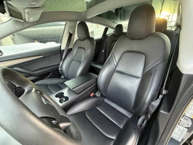 Серый Тесла Модель 3, объемом двигателя 0 л и пробегом 63 тыс. км за 12000 $, фото 6 на Automoto.ua