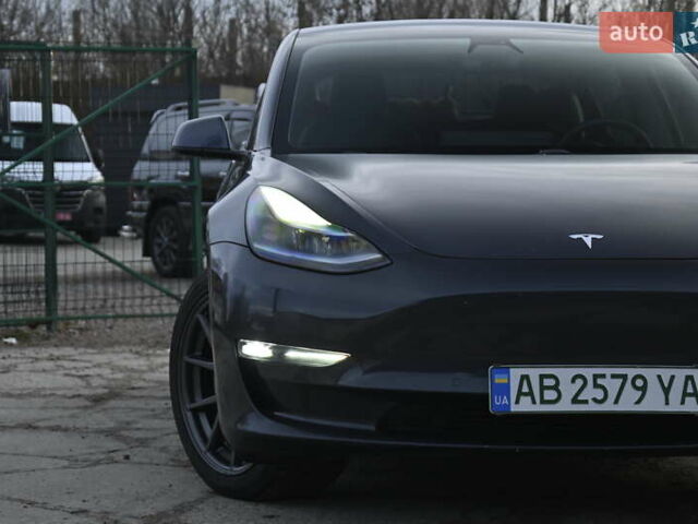 Серый Тесла Модель 3, объемом двигателя 0 л и пробегом 84 тыс. км за 22500 $, фото 3 на Automoto.ua