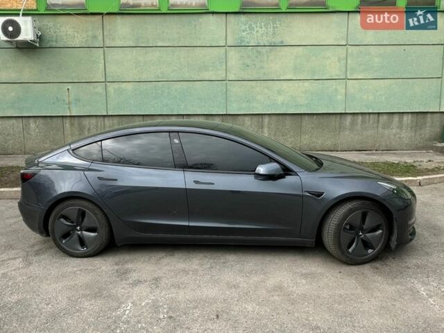 Серый Тесла Модель 3, объемом двигателя 0 л и пробегом 70 тыс. км за 18400 $, фото 3 на Automoto.ua