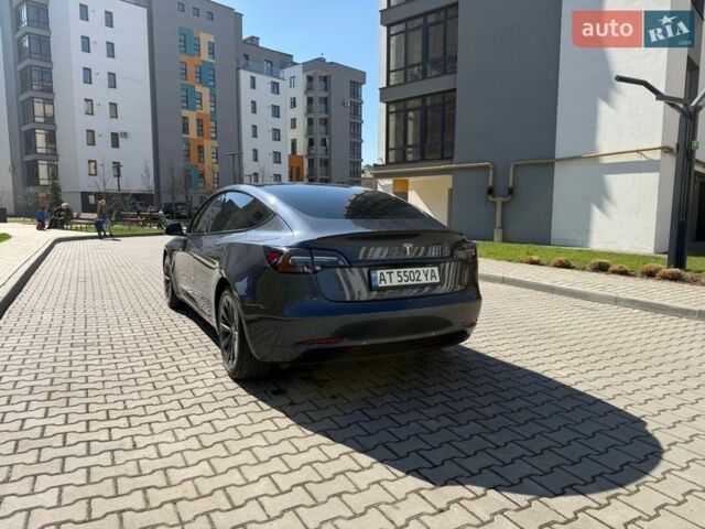 Серый Тесла Модель 3, объемом двигателя 0 л и пробегом 50 тыс. км за 20700 $, фото 2 на Automoto.ua