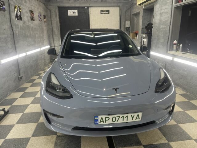 Серый Тесла Модель 3, объемом двигателя 0 л и пробегом 62 тыс. км за 19300 $, фото 3 на Automoto.ua