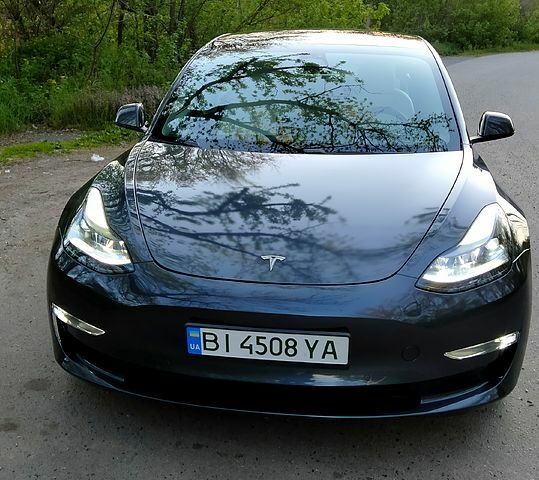 Серый Тесла Модель 3, объемом двигателя 0.19 л и пробегом 156 тыс. км за 16800 $, фото 3 на Automoto.ua