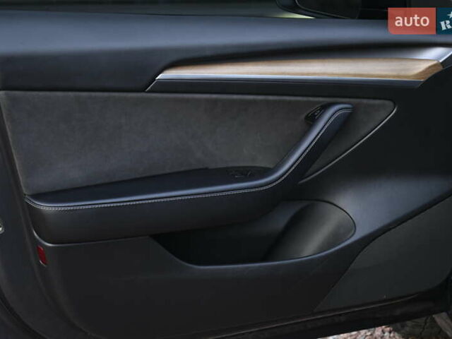 Серый Тесла Модель 3, объемом двигателя 0 л и пробегом 84 тыс. км за 22500 $, фото 20 на Automoto.ua