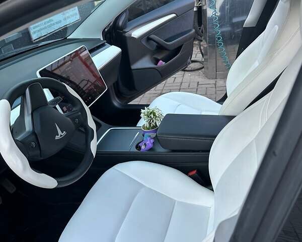 Серый Тесла Модель 3, объемом двигателя 0 л и пробегом 117 тыс. км за 20000 $, фото 4 на Automoto.ua